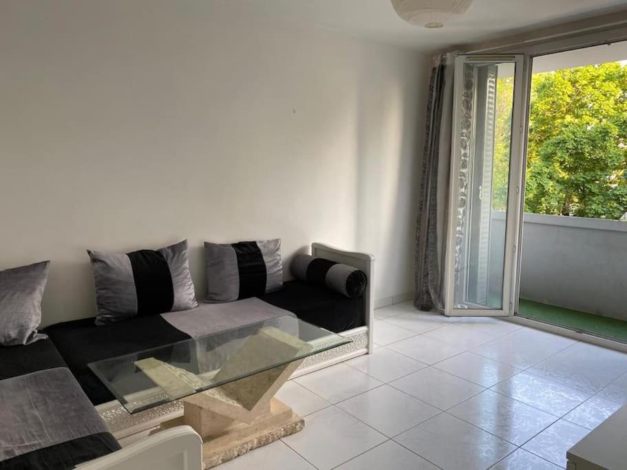 Joli Appartement Proche Metro Лион Экстерьер фото